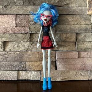 Monster High Ghoulia Yelps Scaris City of Frights Retired